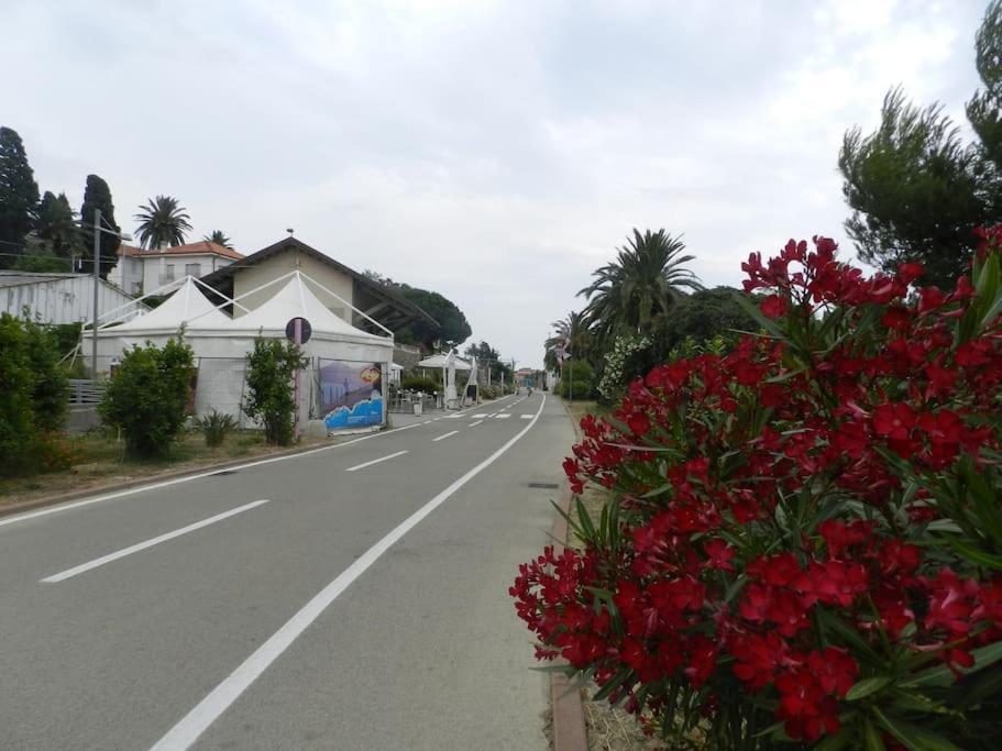 Apartamento Sea View, In The Old Town Santo Stefano Al Mare Exterior foto